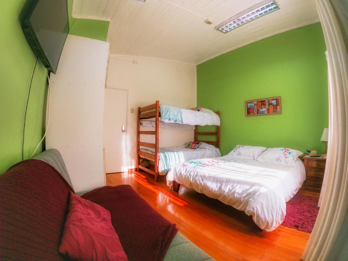 Green Hostel Valdivia Buitenkant foto